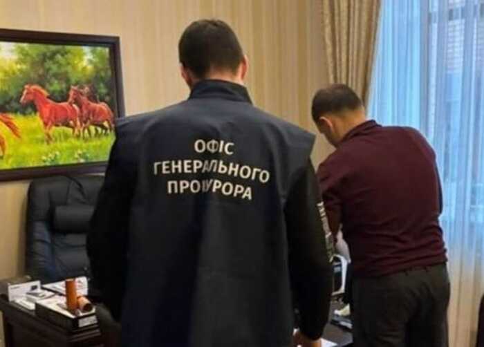 Правоохоронці проводять обшуки у МСЕК та обласних прокуратурах