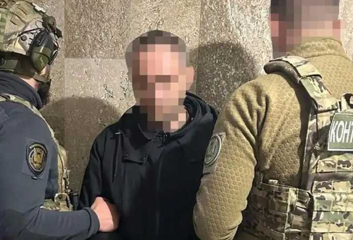 У Чернігові затримали чоловіка, який намагався спалити будівлю ТЦК